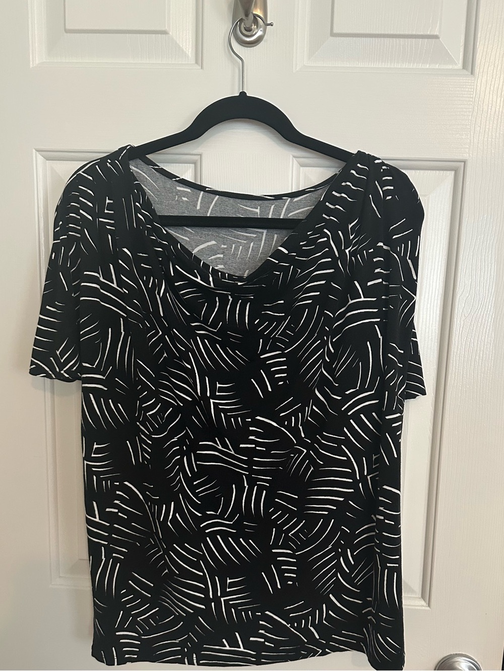 Encircled Evolve Top, XL Wear it 8 ways! RARE print